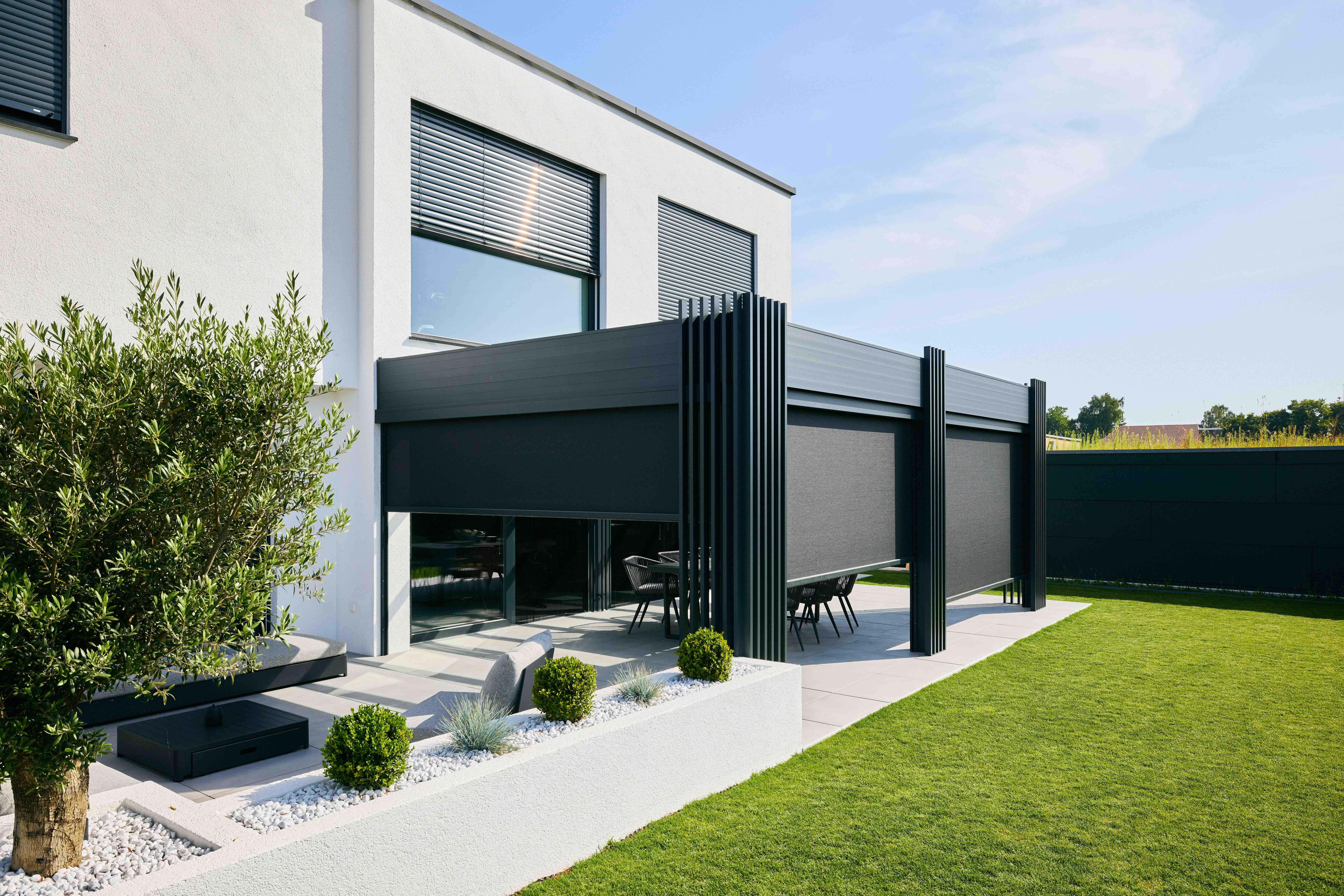 Stylish & elegant glass pergola