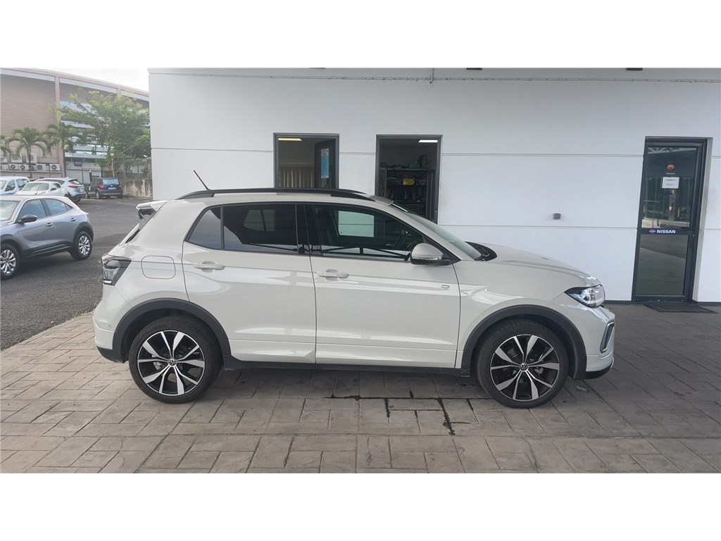 VOLKSWAGEN T-CROSS R-Line