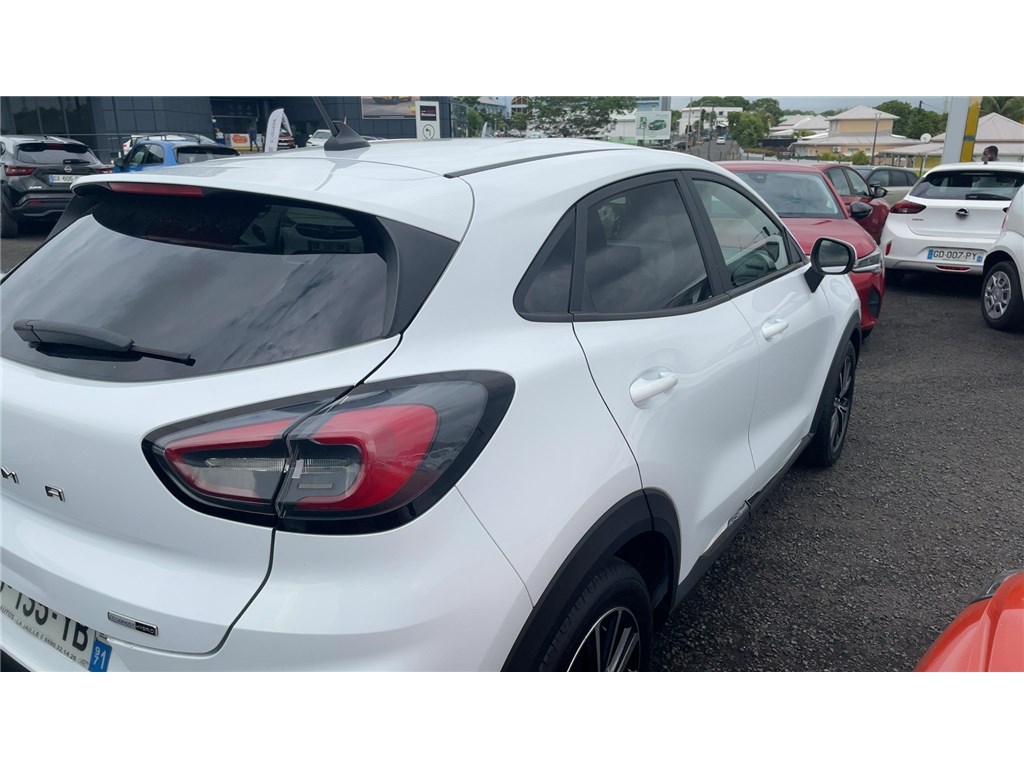 FORD PUMA Titanium