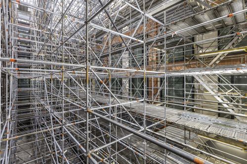 The birdcage arrangement designed to dissipate loading.