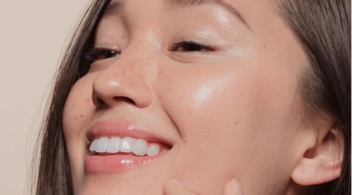 Skinbotox benefits for wrinkle reduction and pore tightening.