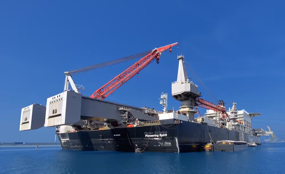 Nobel bunkert Pioneering Spirit