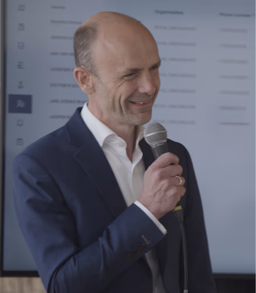 Aart Nobel geeft speach van de samenwerking met Ship2Port