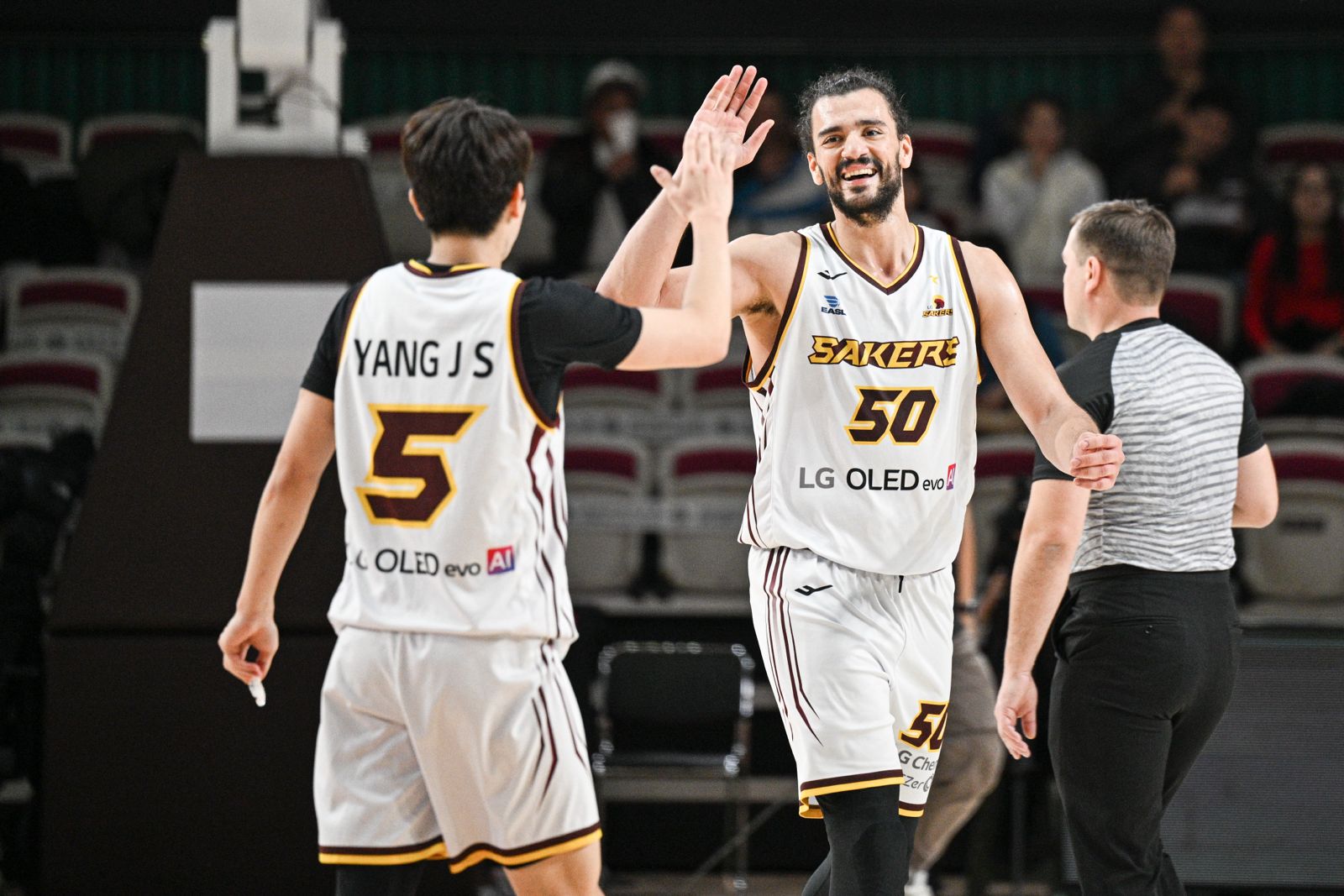 GAME RECAP | Changwon LG Sakers grab 1st EASL win, hand Xac Broncos 2nd straight loss