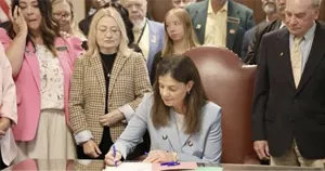 Gov. Kelly Ayotte