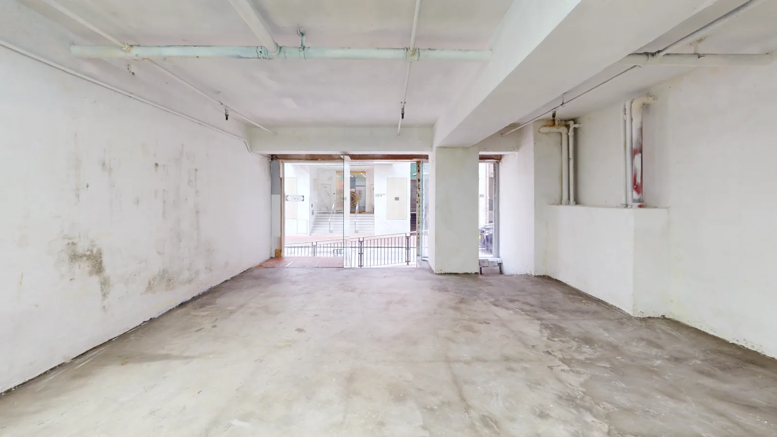 Shop at 88 Commercial Building, Sheung Wan - main floor