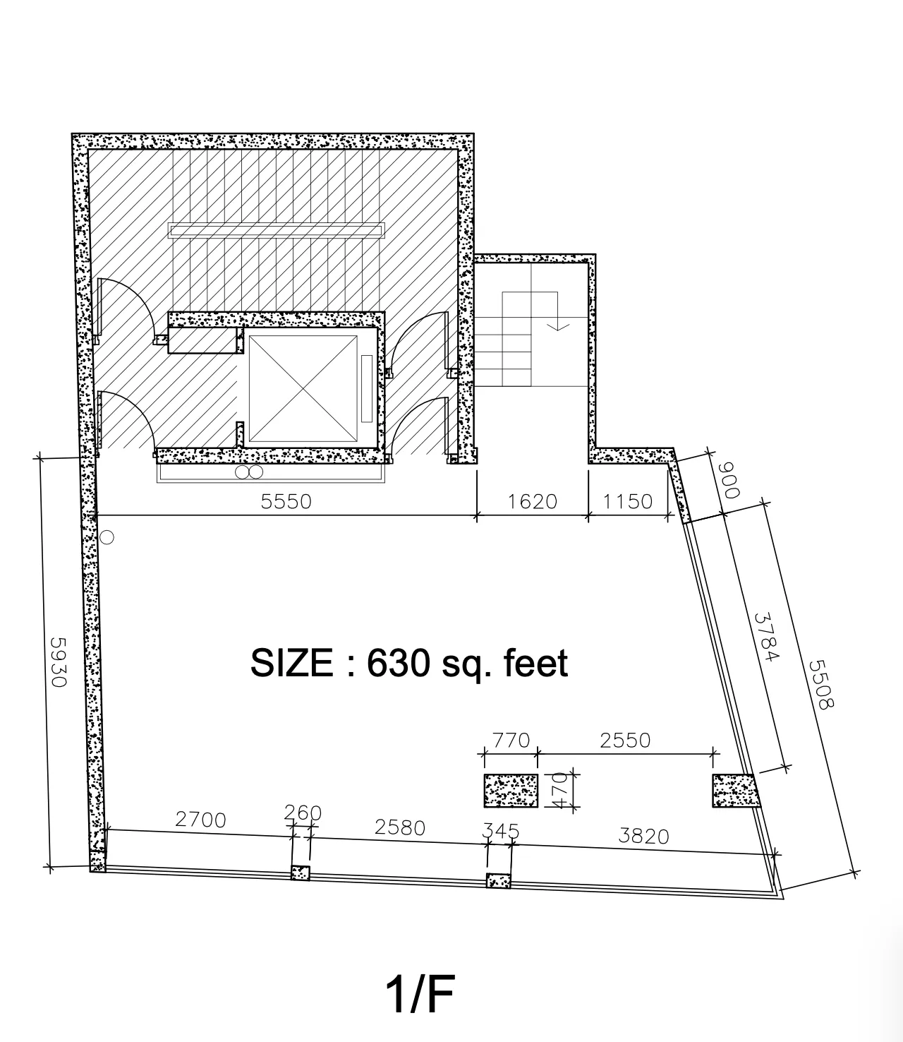 黑白平面圖標示一樓房間及尺寸,總面積為630平方呎。