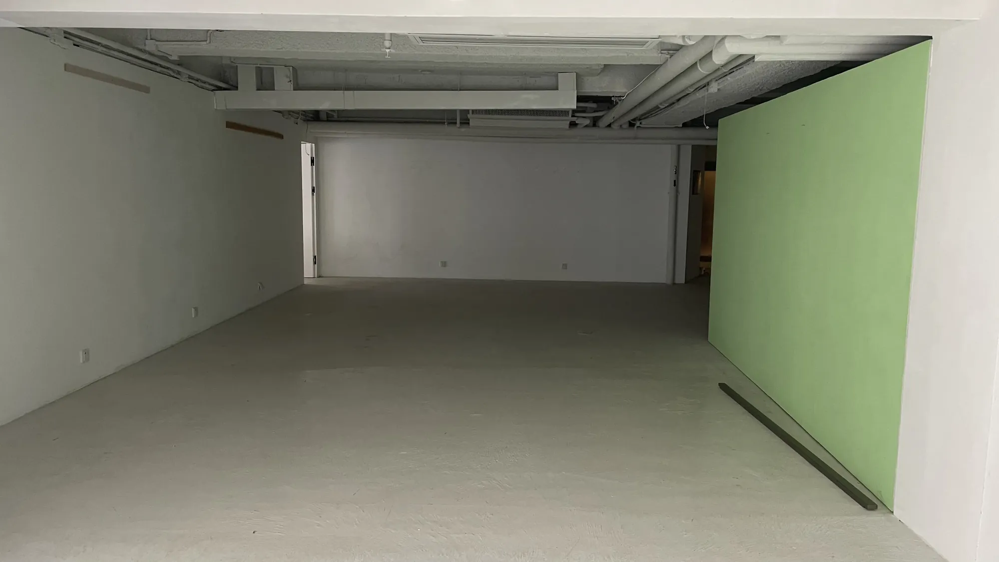 Bright Art Gallery on Hollywood Road - Image 6