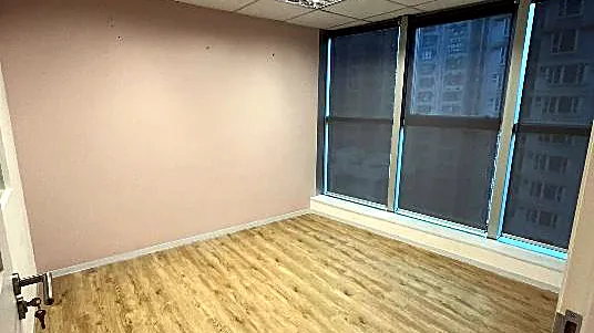 Office at One Mong Kok Road Commercial Centre, Mong Kok: private office with full-height windows