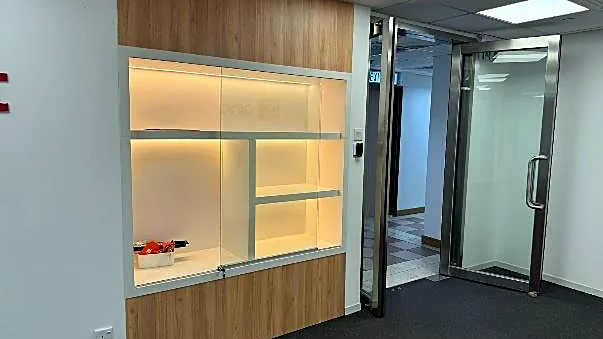 Office at One Mong Kok Road Commercial Centre, Mong Kok: entrance with display niche