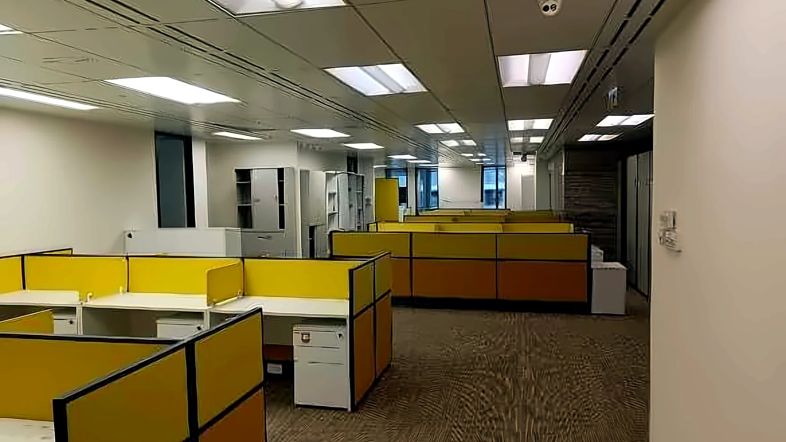 Office at YF Life Tower, Wan Chai – fitted workstation area
