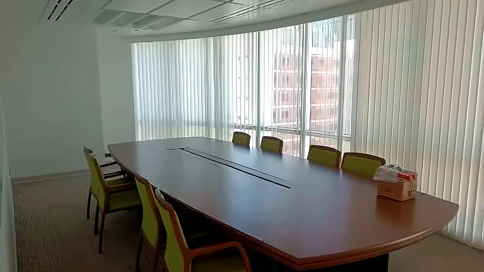 Office at YF Life Tower, Wan Chai – boardroom in the curved bay window