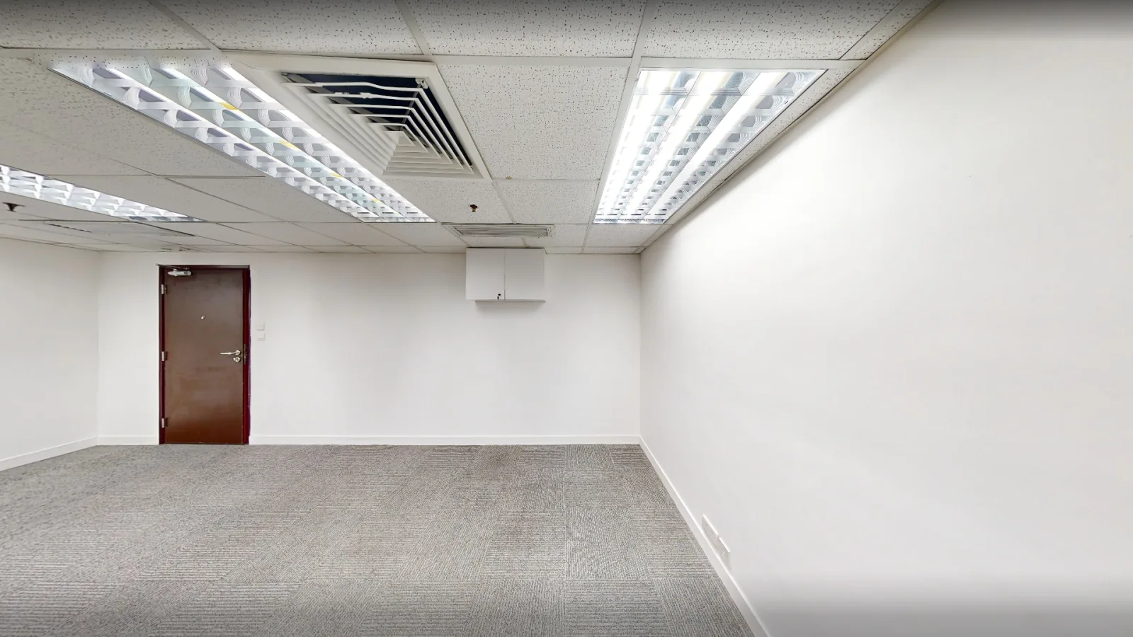 Office on Nathan Road, Prince Edward – full unit towards entrance