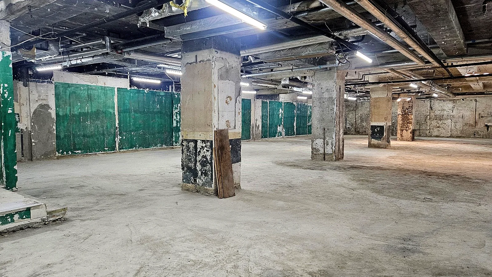 Basement shop for lease at Wilson House, Central - deep floor plate
