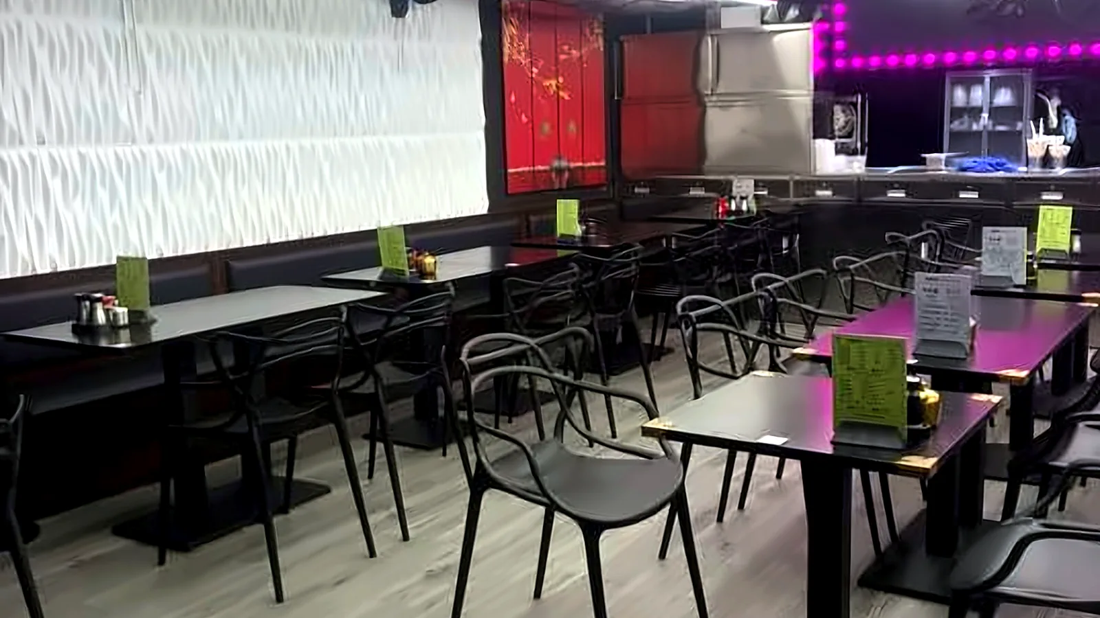 Restaurant at Island Crest, Sai Ying Pun – dining area