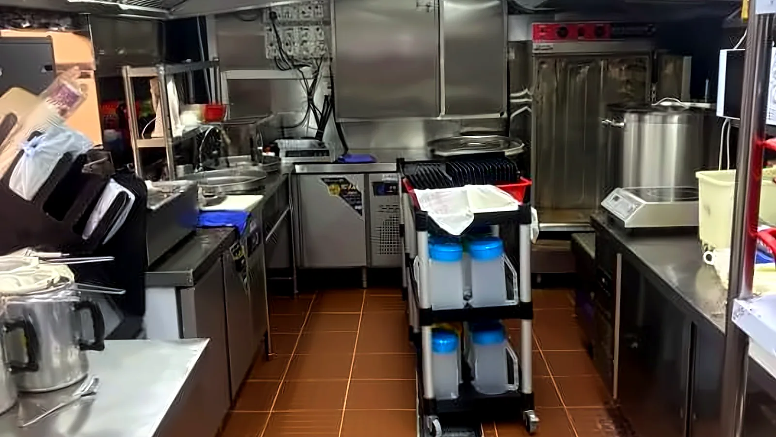 Restaurant at Island Crest, Sai Ying Pun – commercial kitchen