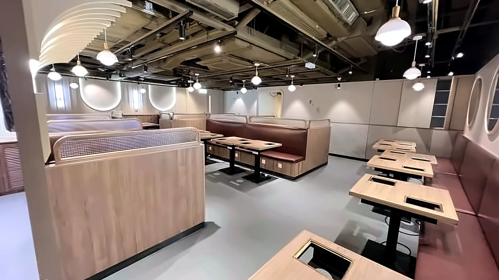 Restaurant dining room at Tower 535, Causeway Bay