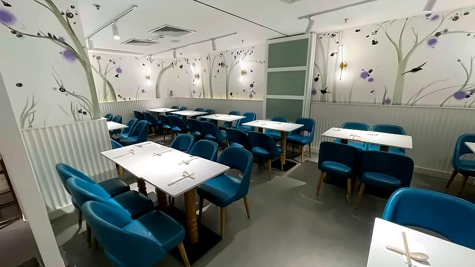 Restaurant dining room at Tower 535, Causeway Bay