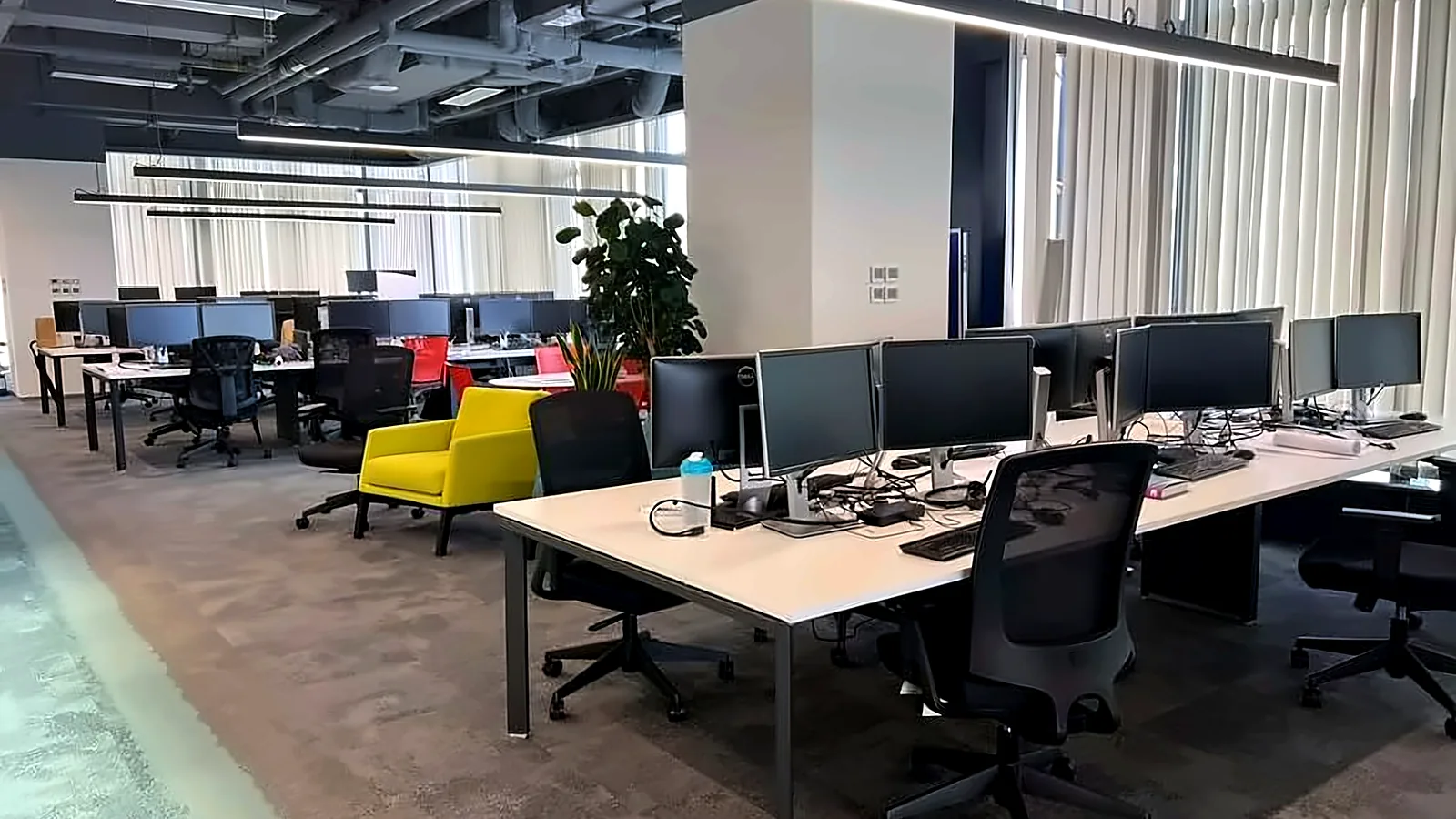 Open-plan office at Tower 535, Causeway Bay