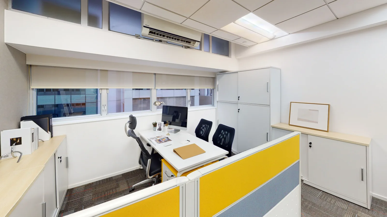 Office for lease on Wing Lok Street, Sheung Wan - fitted serviced suite interior