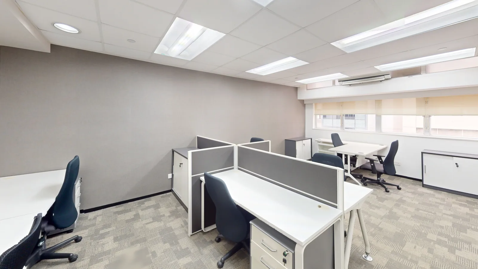 Office for lease on Wing Lok Street, Sheung Wan - meeting corner and cabinets