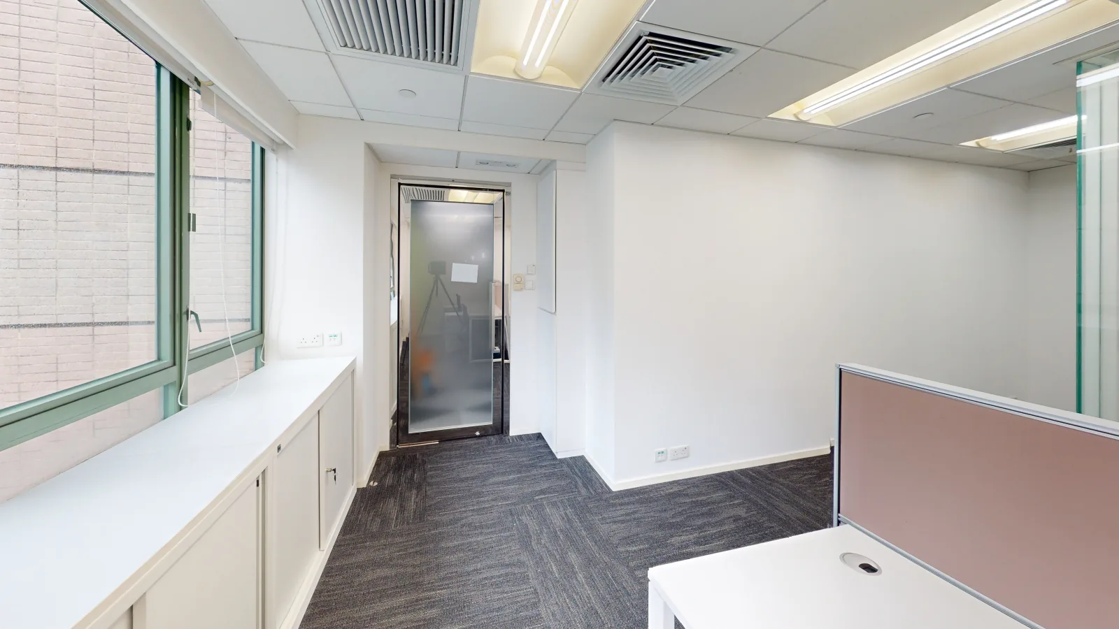 Office for lease on Hennessy Road, Wan Chai - meeting corner and cabinets