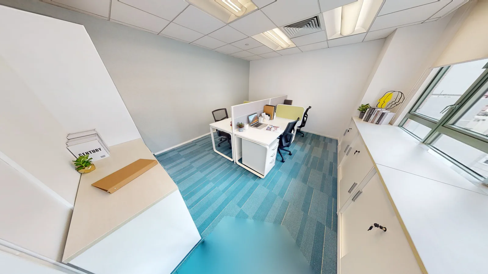 Office for lease on Hennessy Road, Wan Chai - fitted open-plan suite
