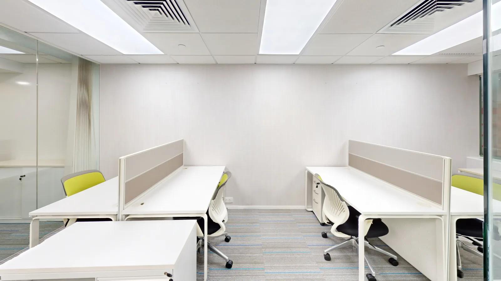 Office for lease on Hennessy Road, Wan Chai - meeting corner and cabinets