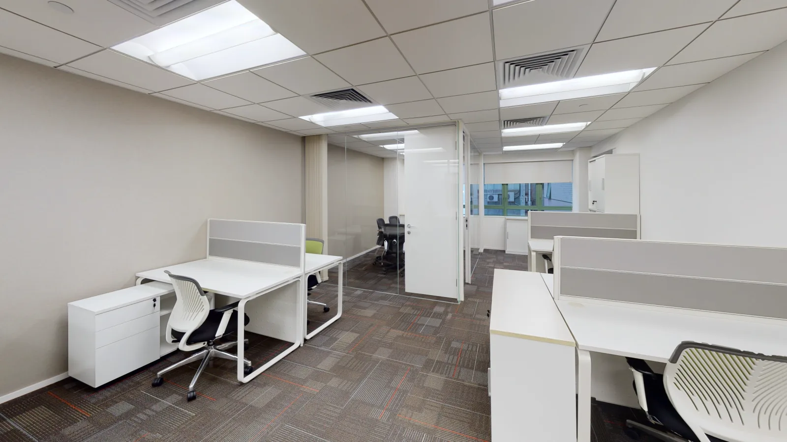 Office for lease on Hennessy Road, Wan Chai - fitted open-plan suite