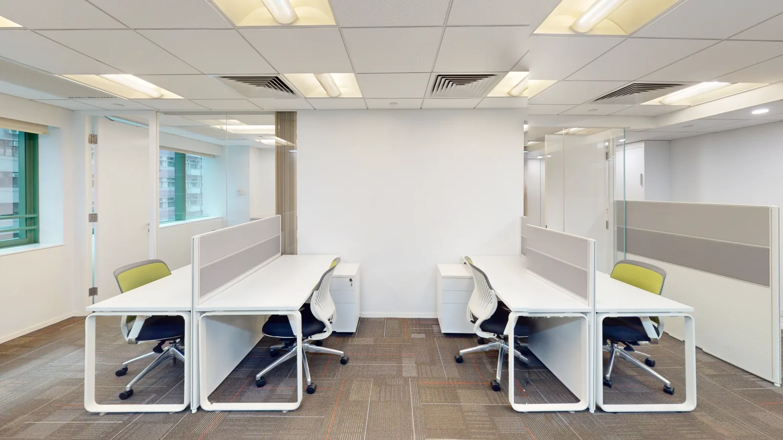 Office for lease on Hennessy Road, Wan Chai - workstations with storage