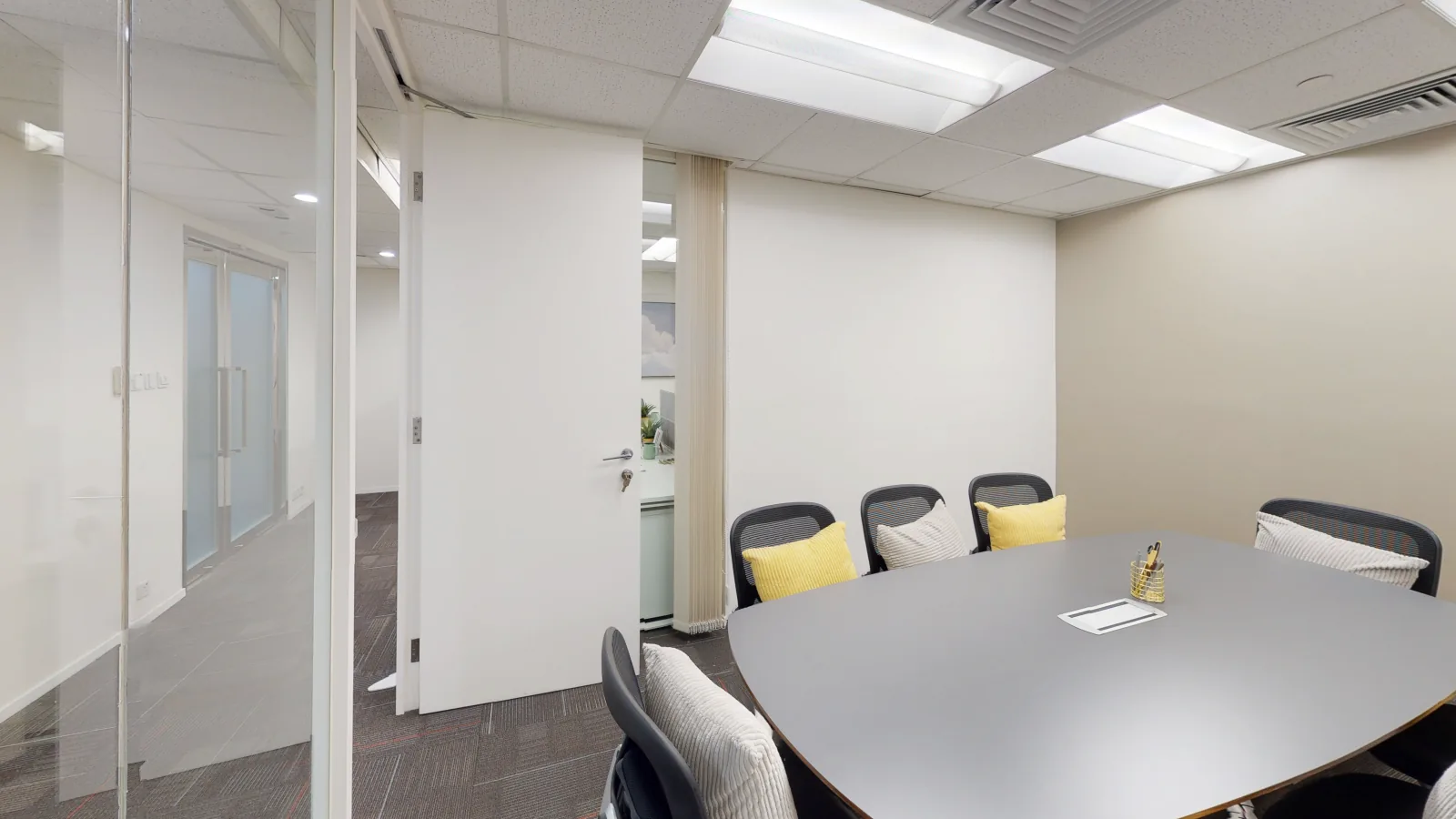 Office for lease on Hennessy Road, Wan Chai - meeting corner and cabinets