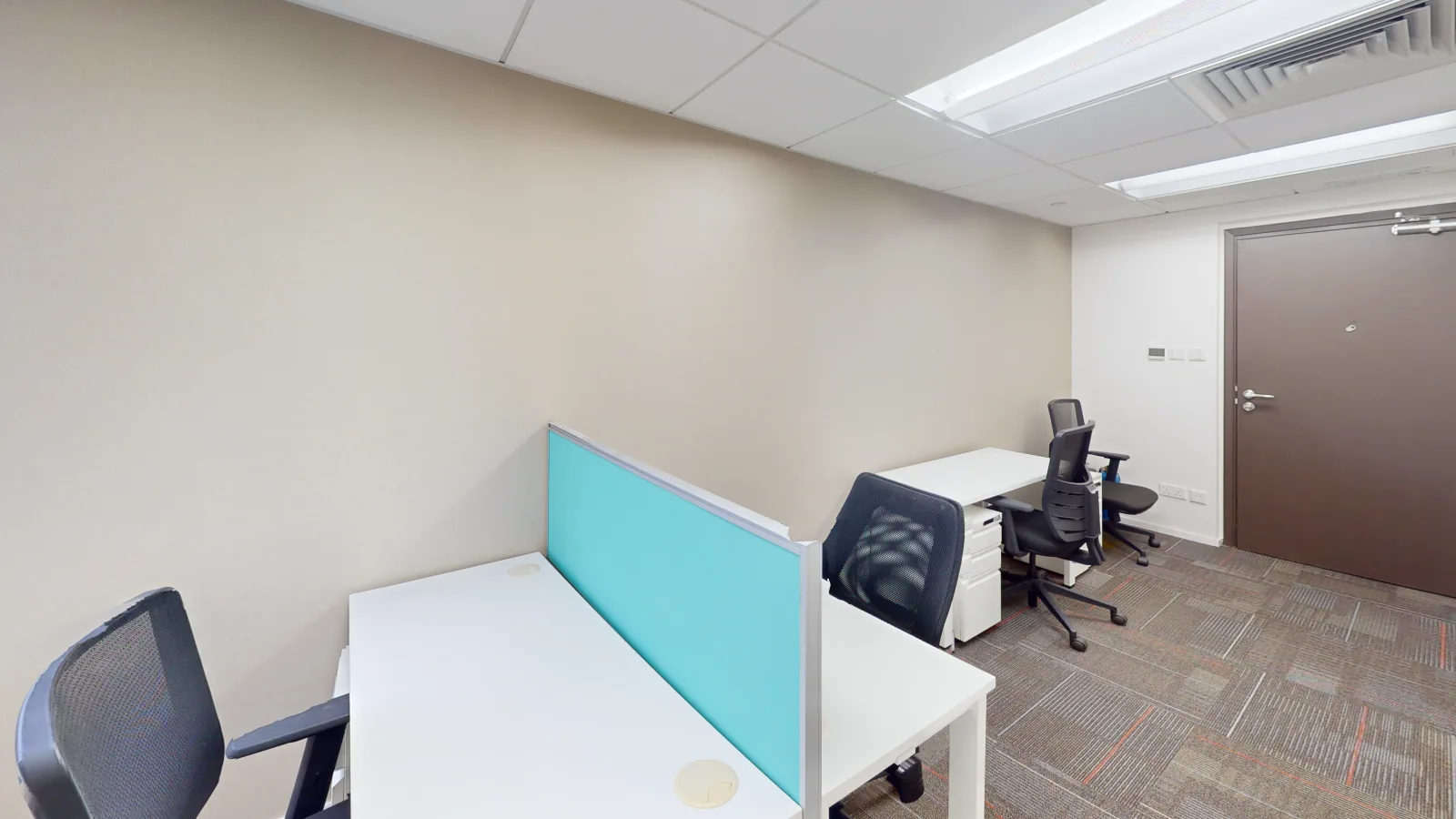 Office for lease on Nathan Road, Prince Edward - desk area toward windows