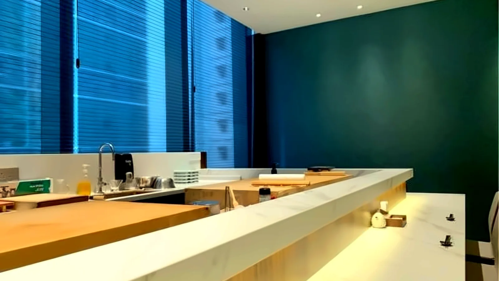 Restaurant at Cubus, Causeway Bay – kitchen pass