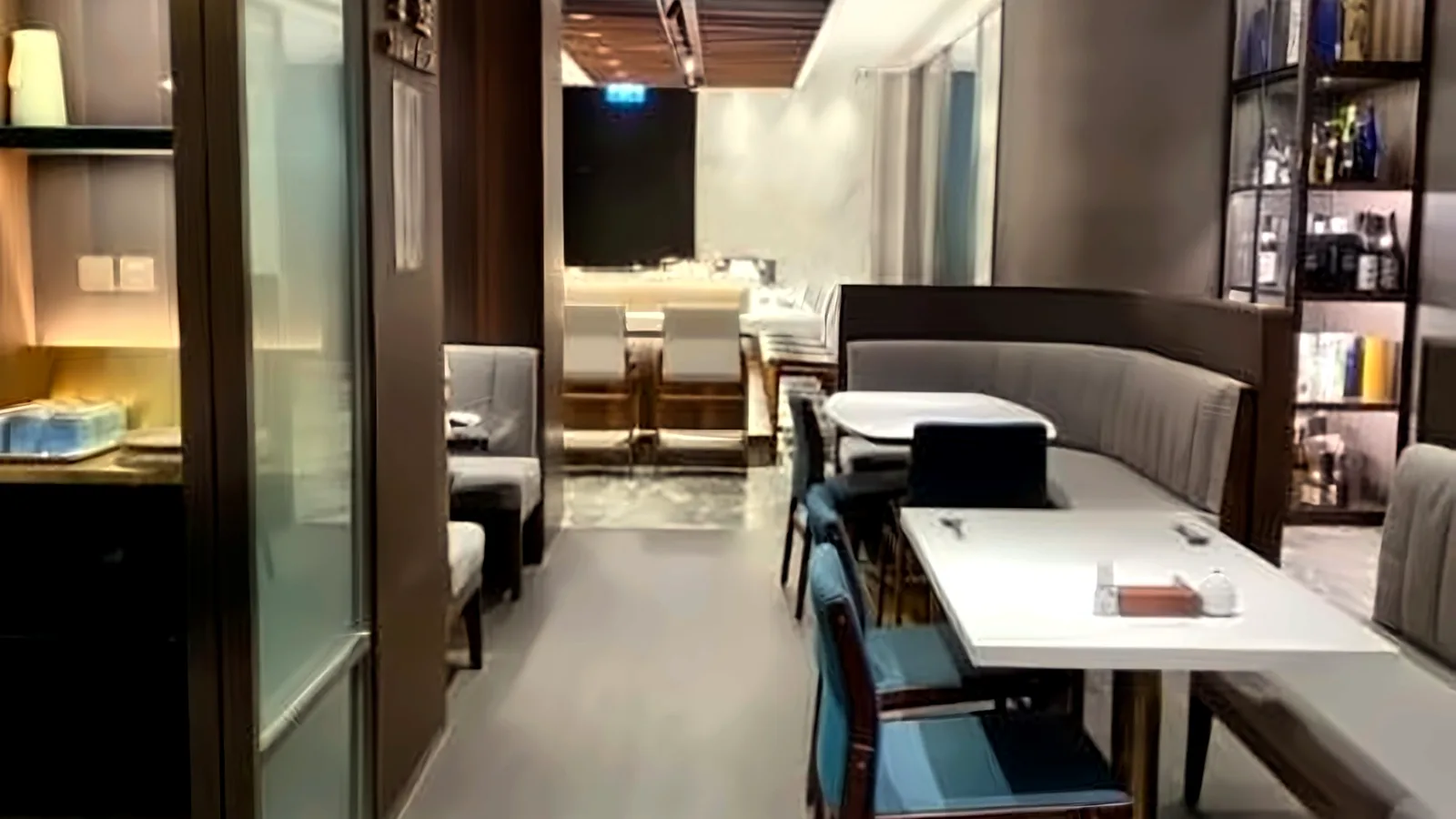 Restaurant at Cubus, Causeway Bay – open dining toward windows