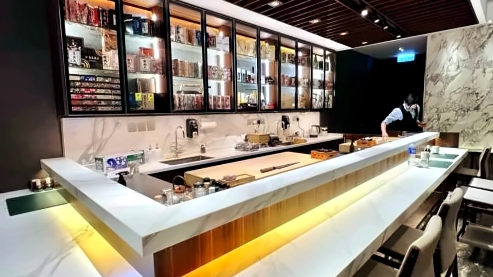 Restaurant at Cubus, Causeway Bay – outdoor terrace