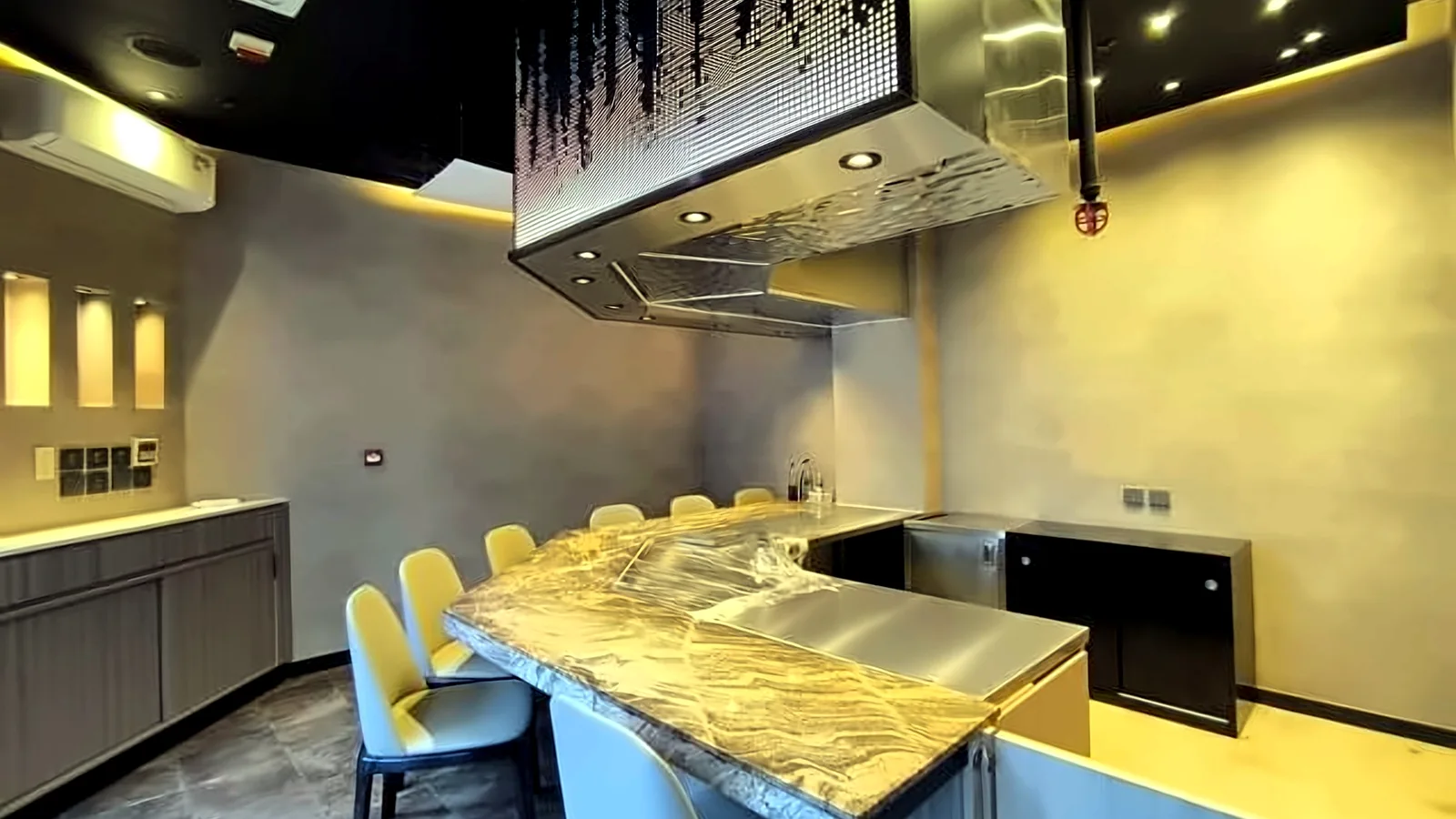 Restaurant at Cubus, Causeway Bay – teppanyaki seating