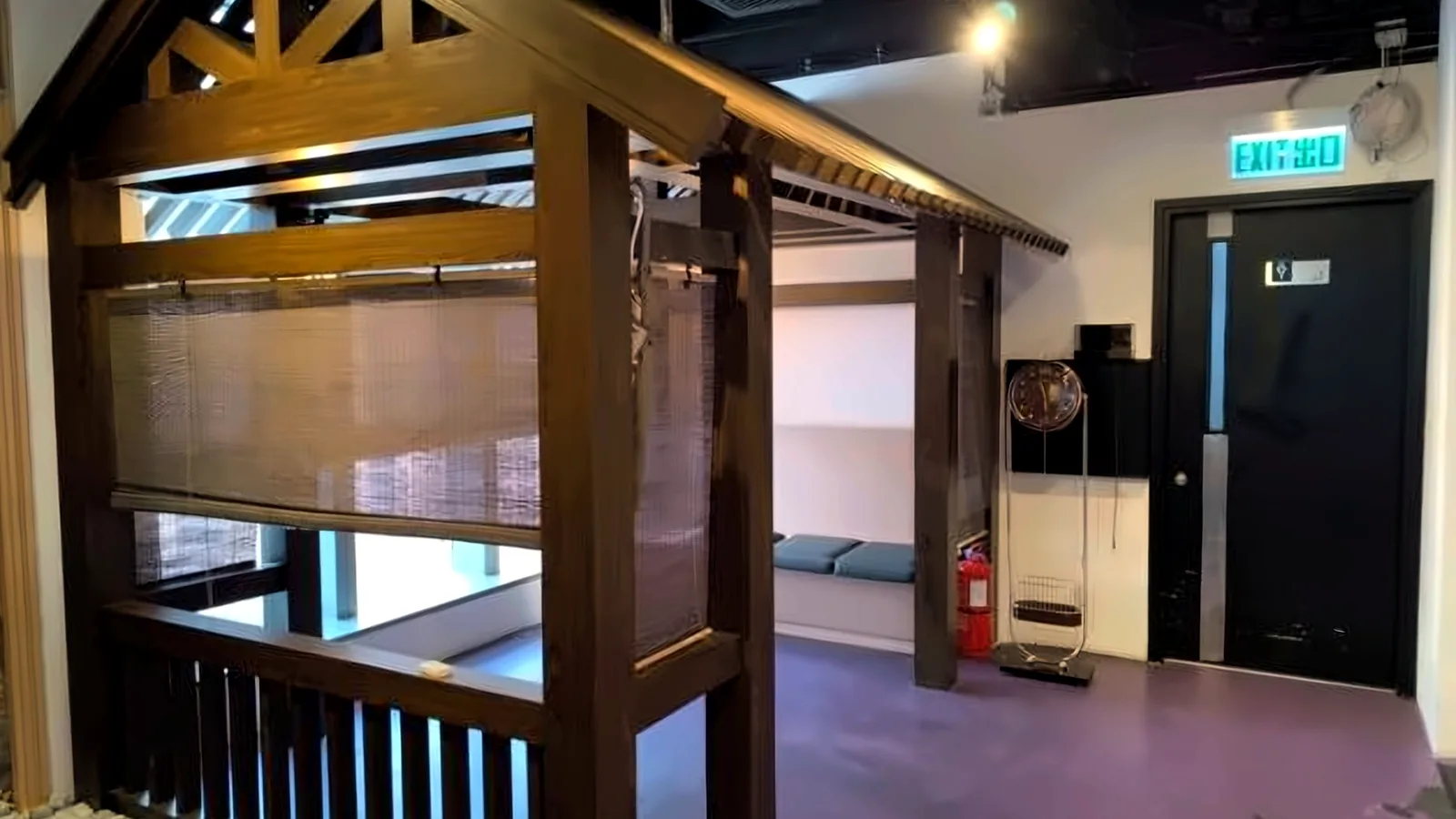 Restaurant at Cubus, Causeway Bay – pavilion seating