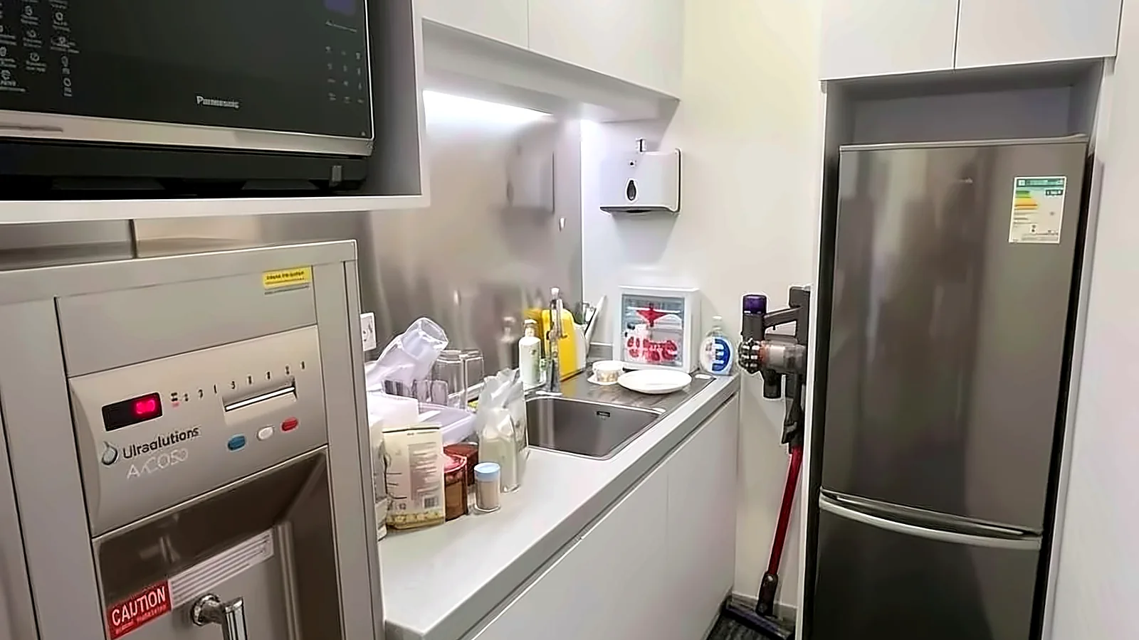Office at St. George's Building, Central – pantry