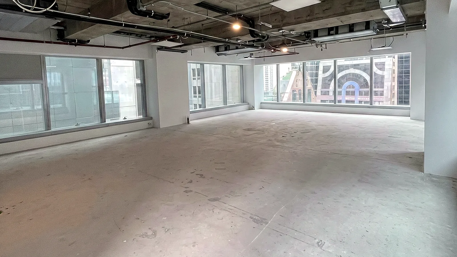 Office at 35 QRC, Central - wraparound windows