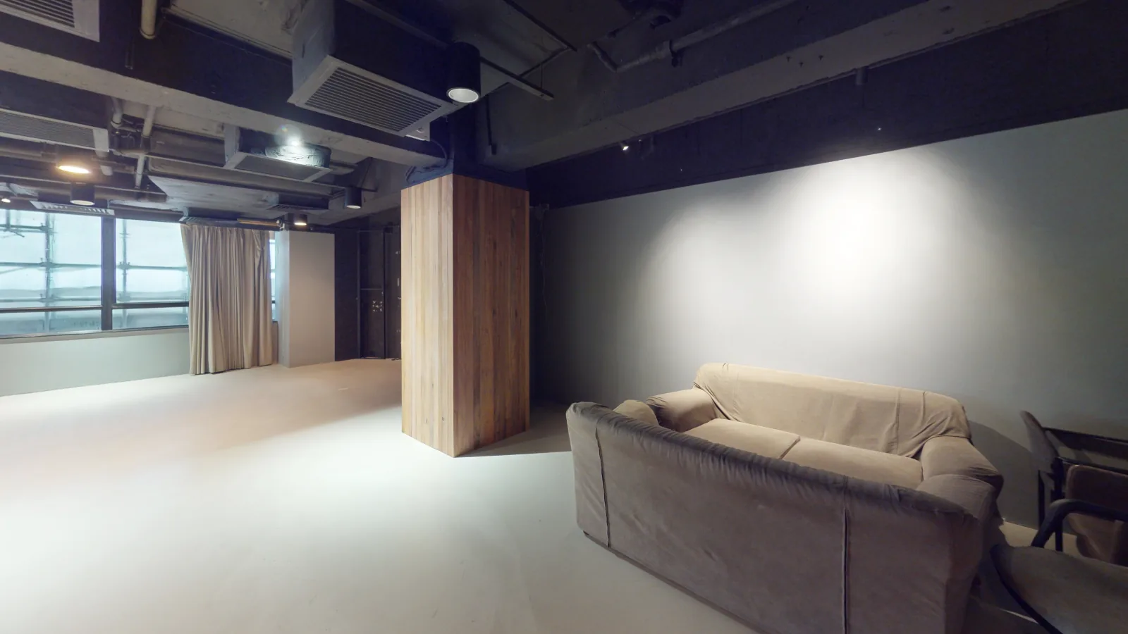 Office at Lee Garden Six, Causeway Bay – office meeting or work area