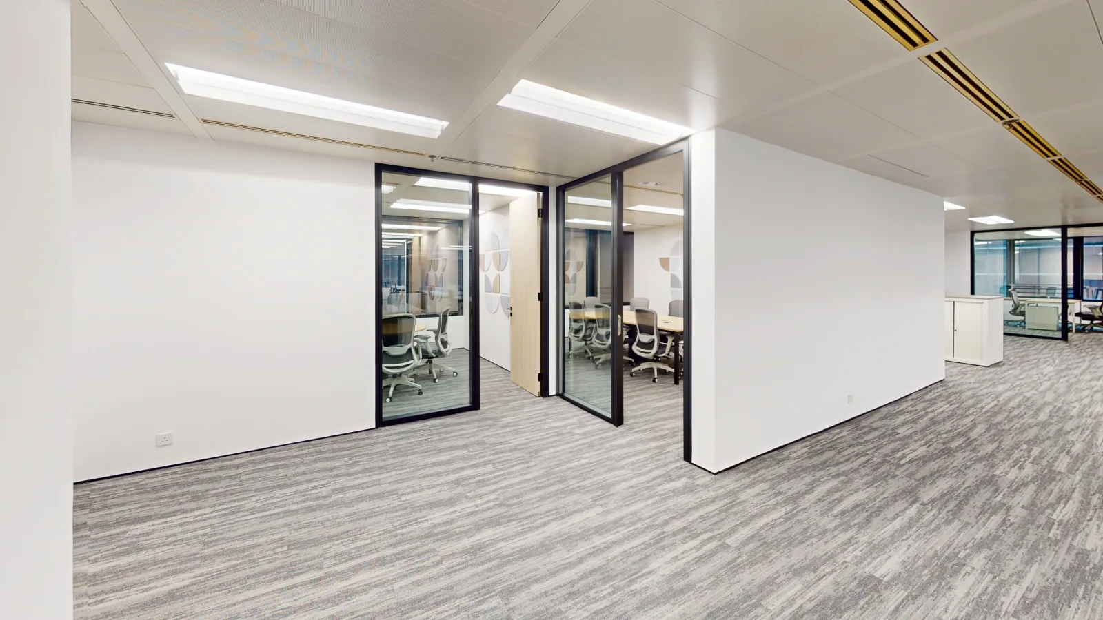 Office at Lee Garden Two, Causeway Bay – fitted office area