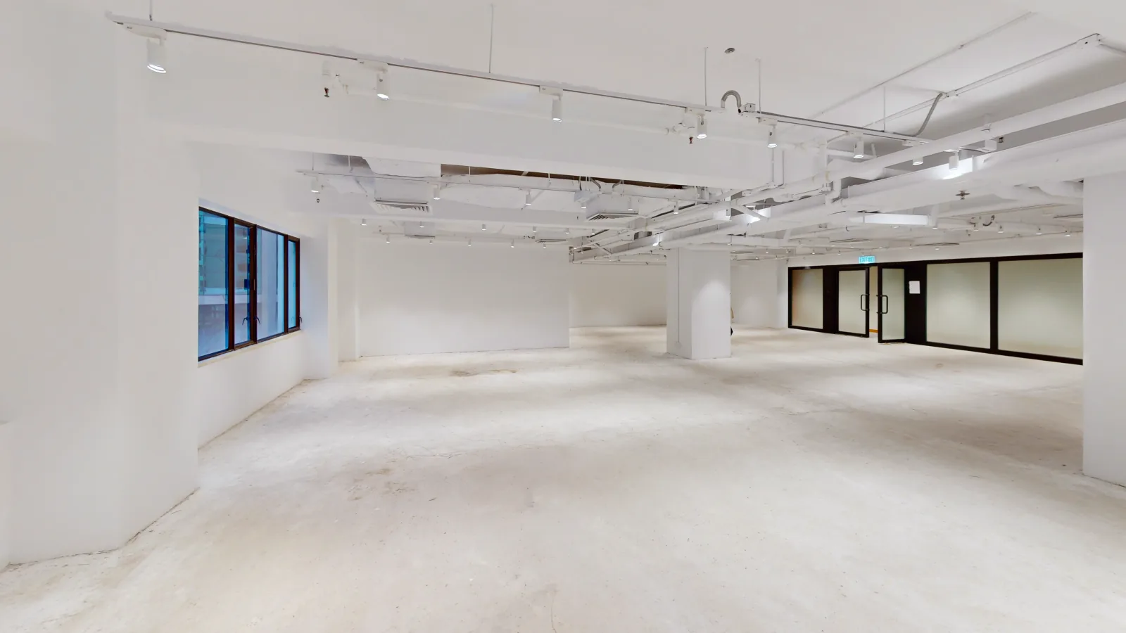 Office at Leighton Centre, Causeway Bay – open industrial with glass partition