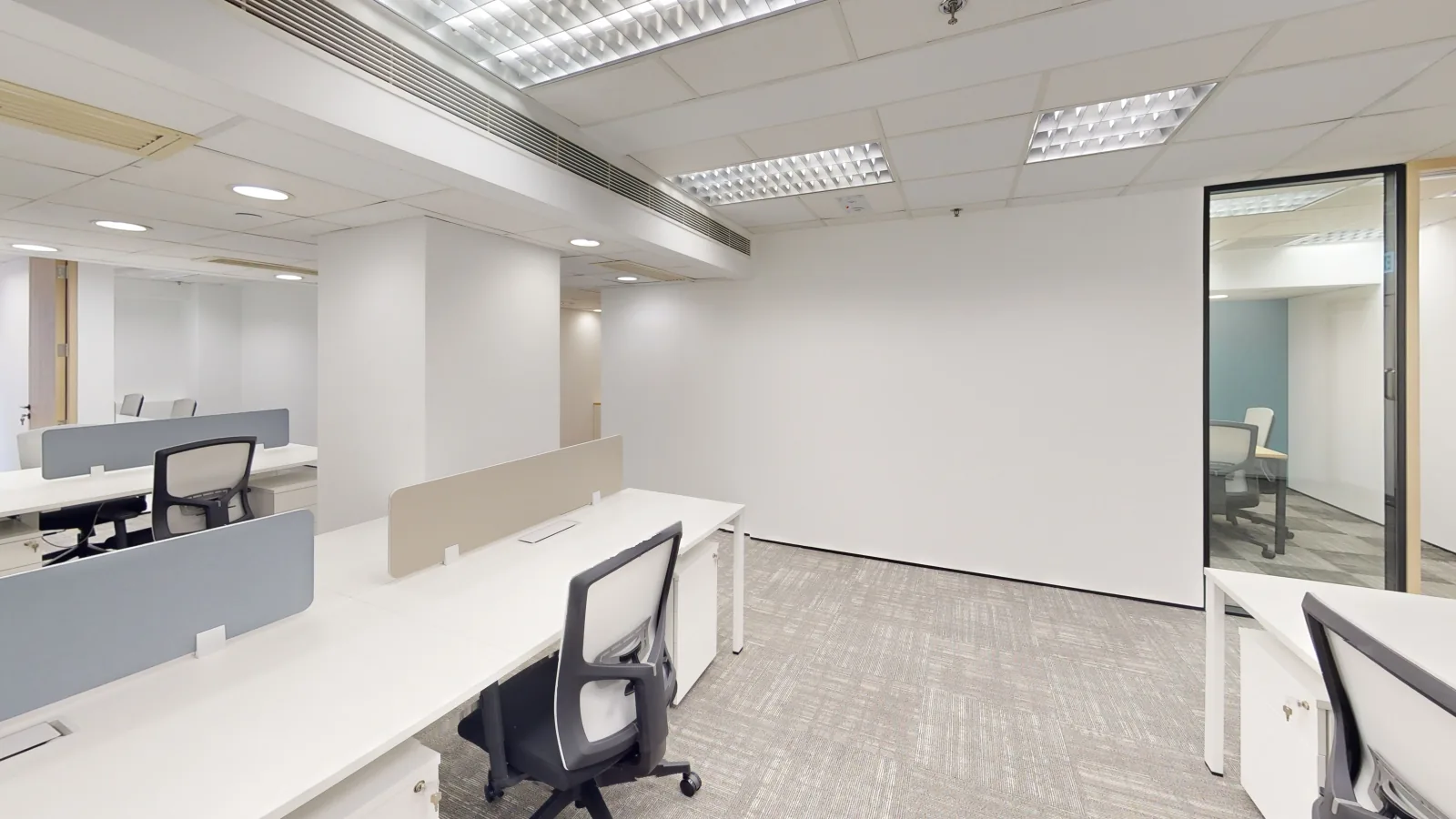 Office at Leighton Centre, Causeway Bay – office workspace view