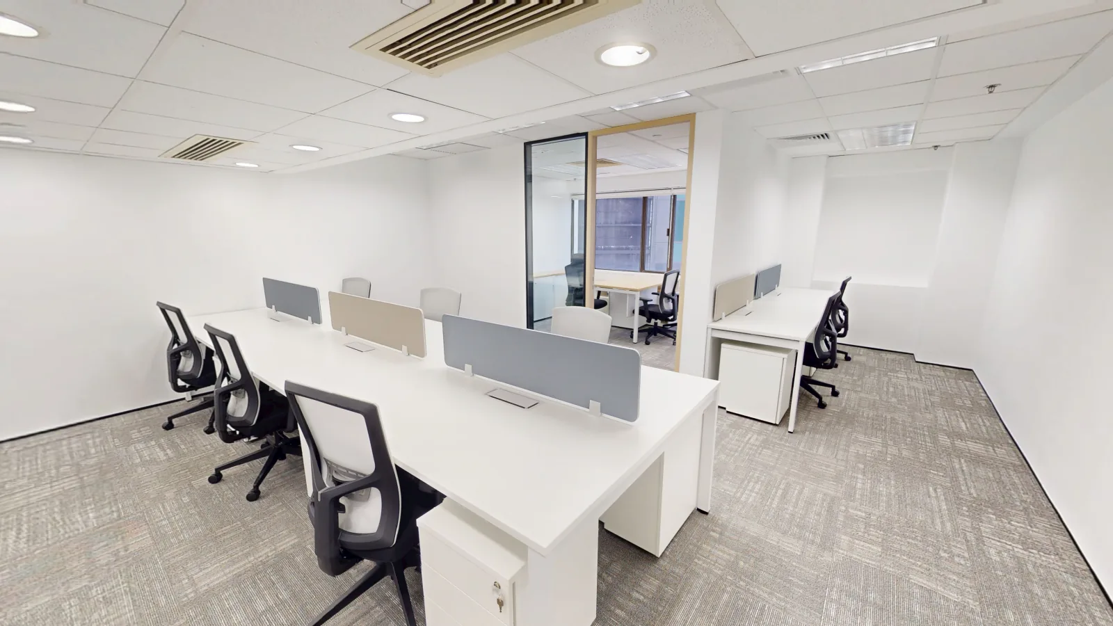 Office at Leighton Centre, Causeway Bay – fitted open-plan desks