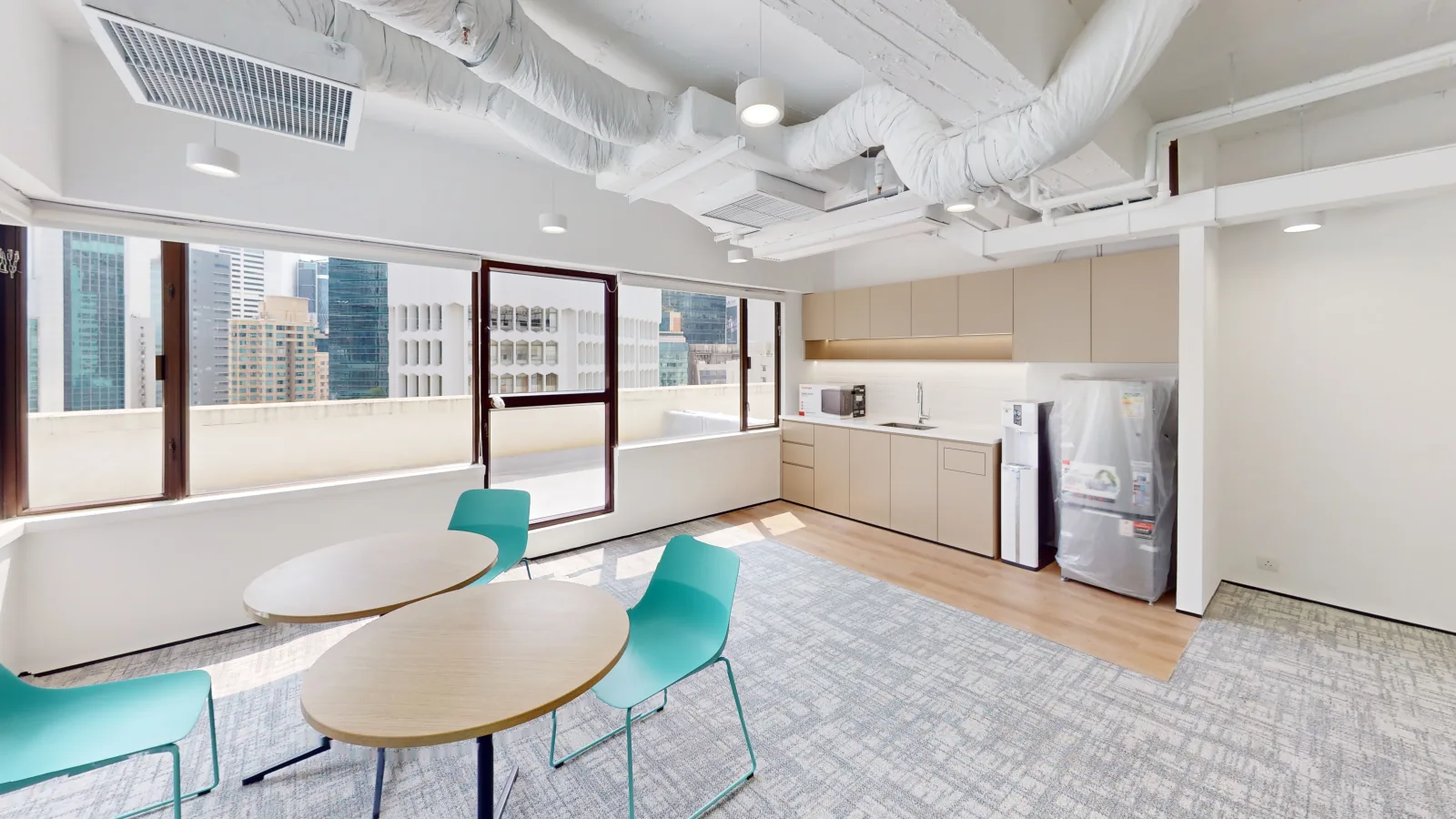 Office at Leighton Centre, Causeway Bay – office workspace view