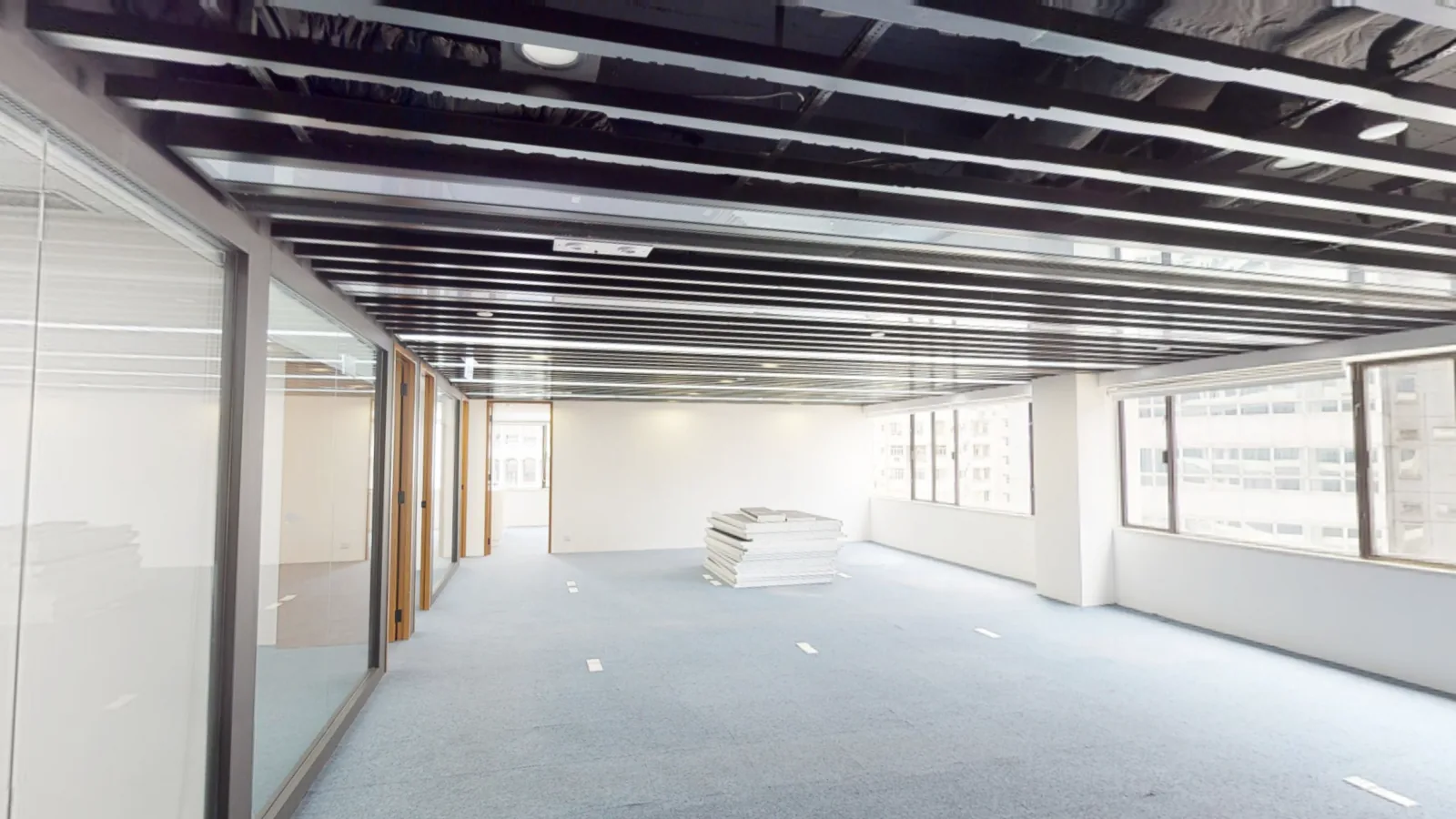 Office at Leighton Centre, Causeway Bay – office workspace view