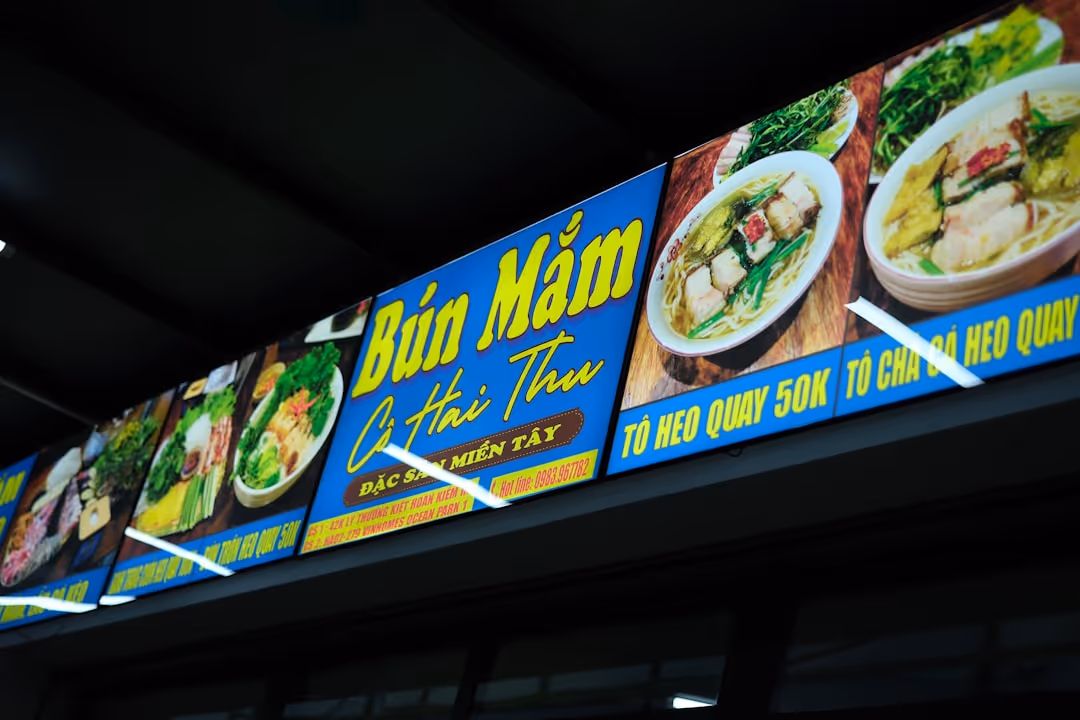 It's Boba Time's extensive menu including smoothies and acai bowls - boba tea franchise