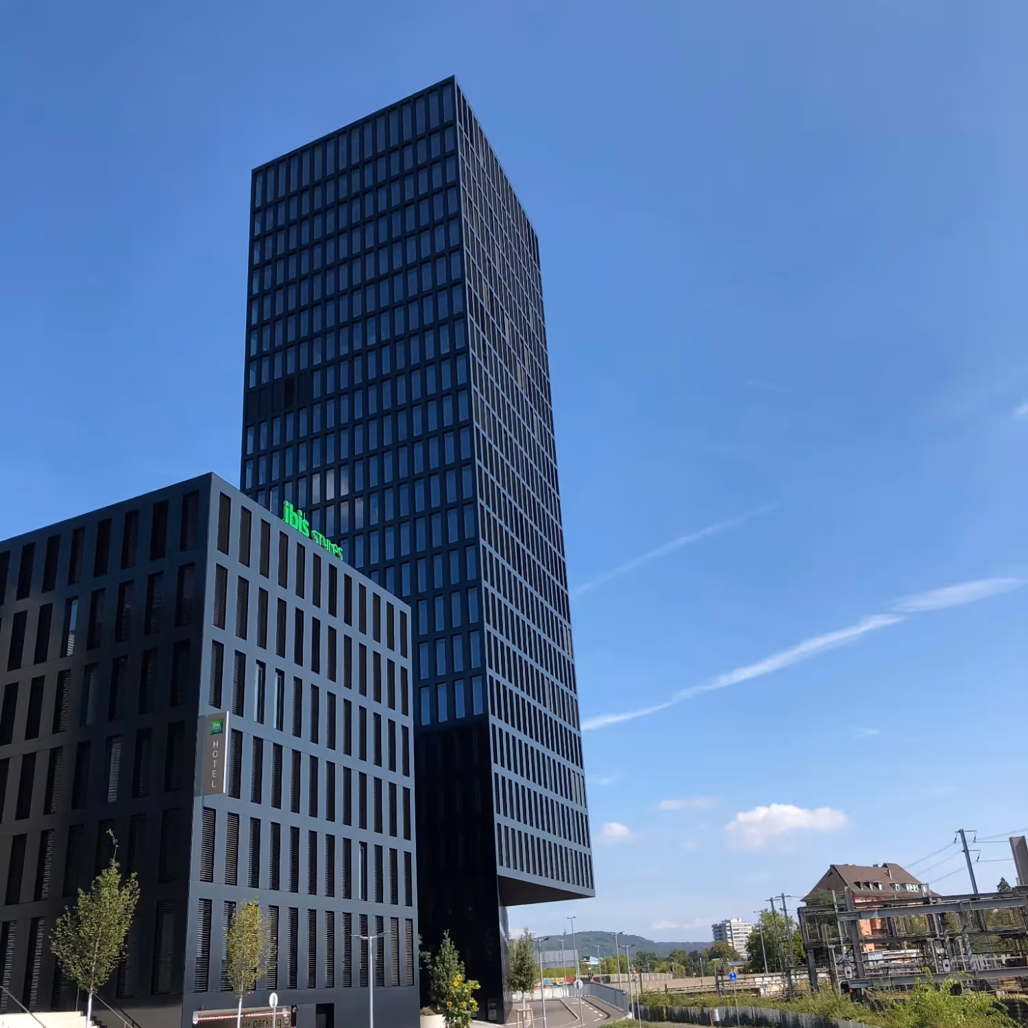 Das baslerbauforum ist eine unabhängige, breit abgestützte Gruppierung von Meinungs- und Entscheidungsträgern aus der Bau- und Immobilienbranche sowie aus Wirtschaft und Politik, welche sich für die räumliche, verkehrstechnische, bauliche und demografische Entwicklung der Stadt und trinationalen Region Basel interessiert und engagiert.
