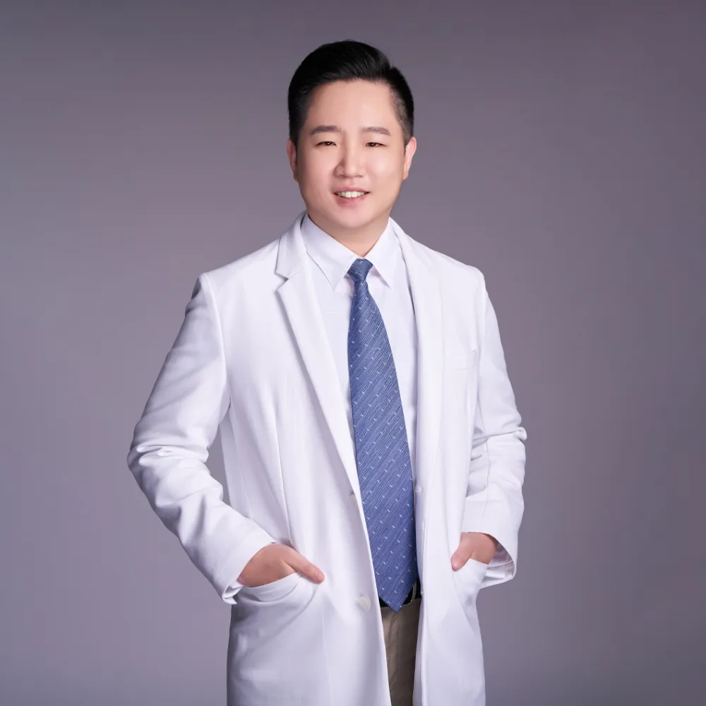 粟粒腫醫生推薦：美麗新城診所 莊禮謙醫師