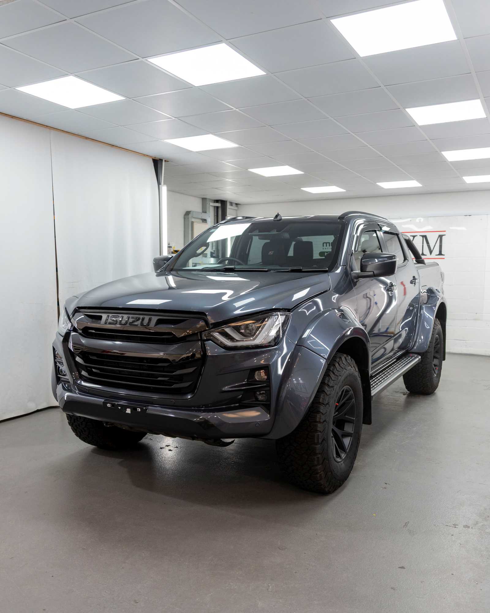 Dechrome on the front of an Audi